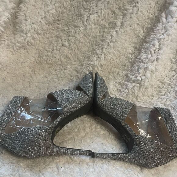 Christian Siriano Silver Shimmer strappy 3.5" Heels Open Toe Ankle Strap SZ12 - Picture 6 of 9